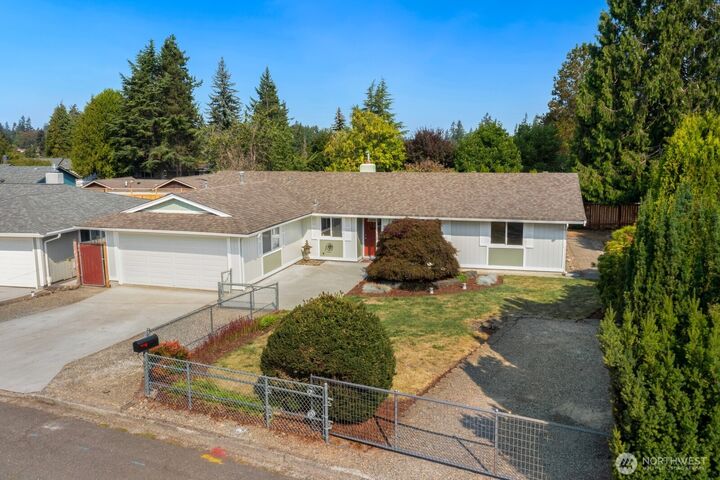 Property Photo:  12740 SE 167th Street  WA 98058 