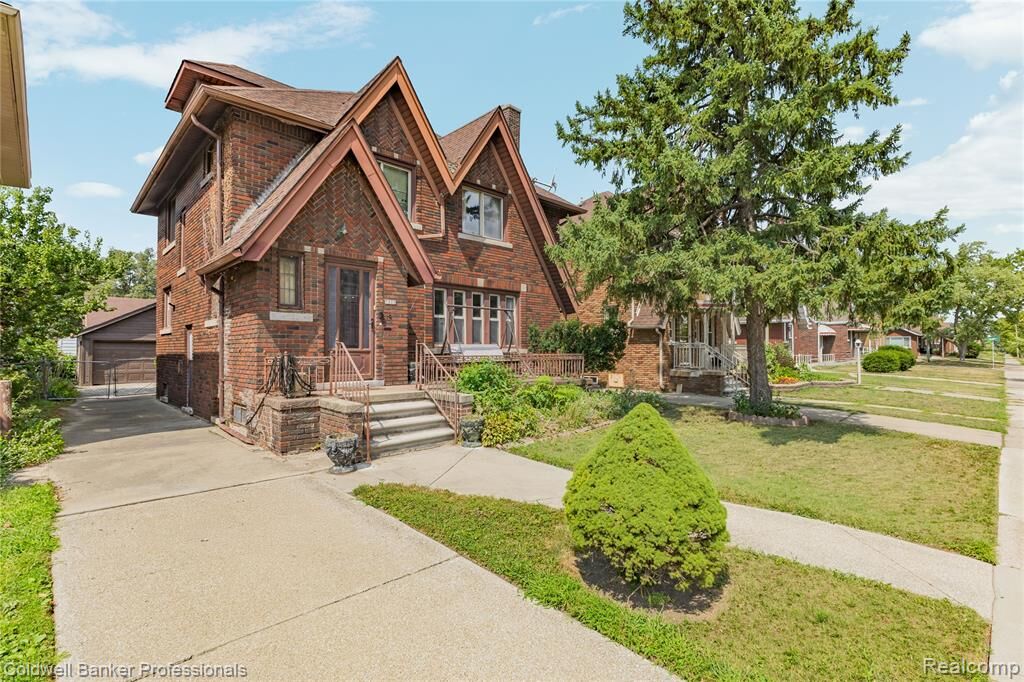 Property Photo:  7523 Freda Street  MI 48126 
