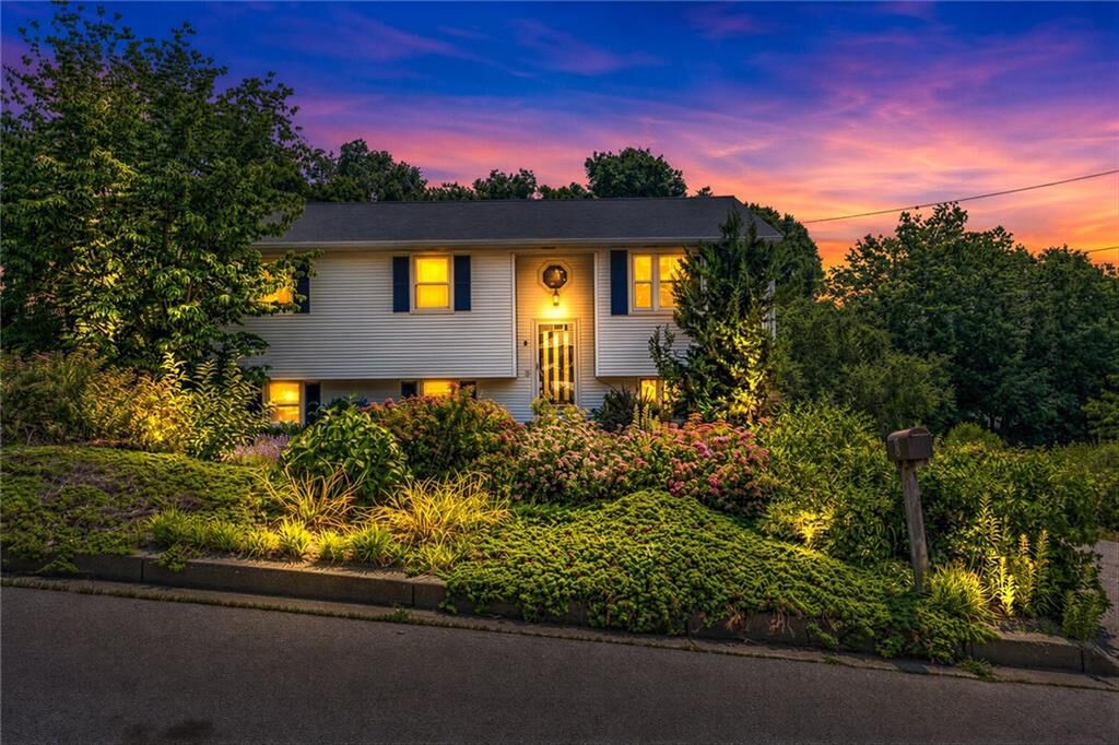 Property Photo:  8 Bratt Lane  RI 02893 