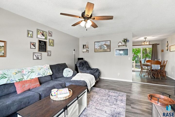 Property Photo: 602 E Walnut St SD 57032