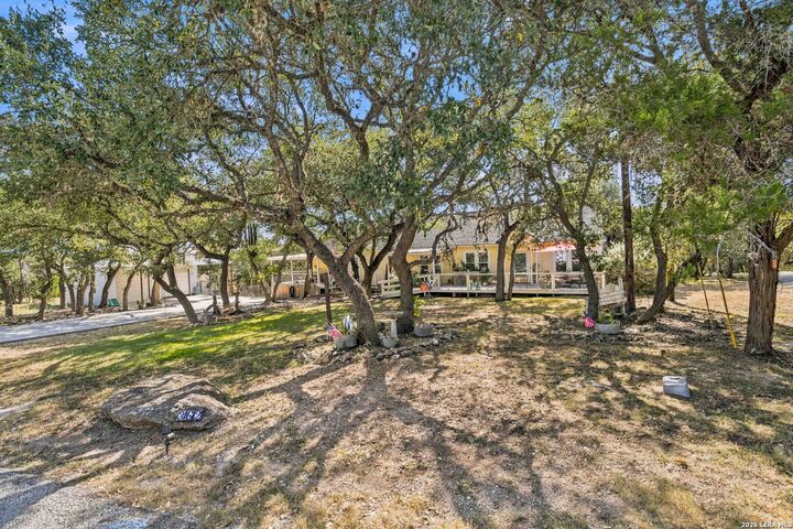 Property Photo:  362 Black Oak Dr  TX 78133 