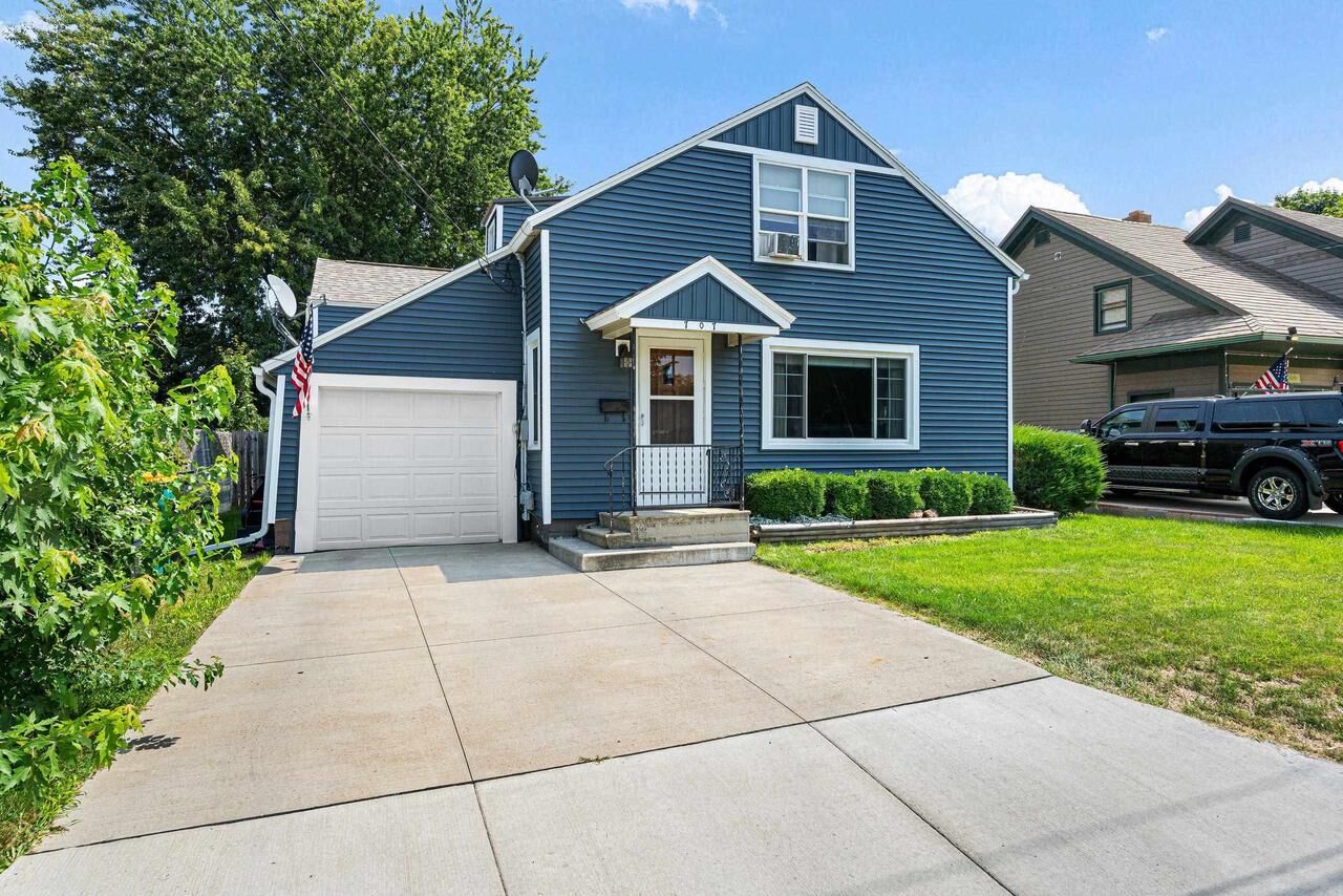 Property Photo:  707 St Wenceslaus Street  WI 54971 