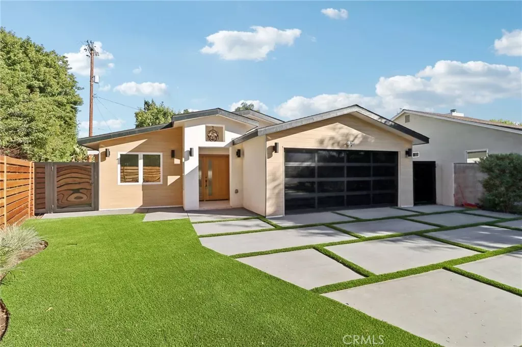Property Photo: 4656 Greenbush CA 91423