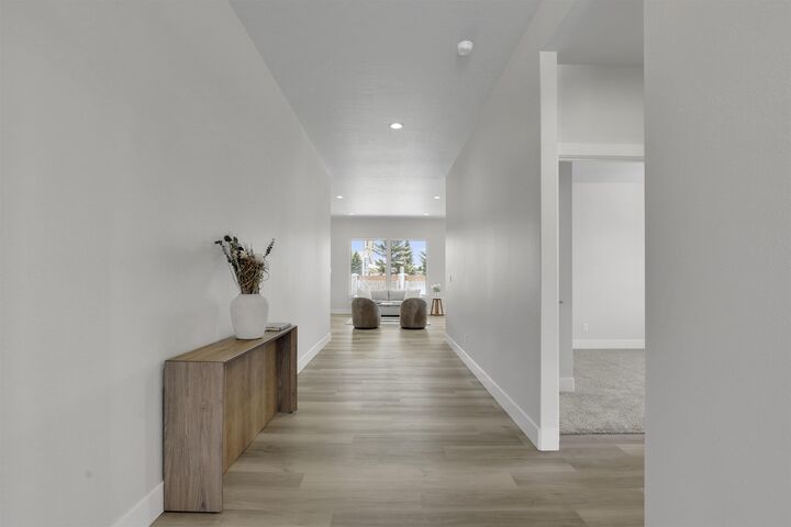Property Photo: 1109 - 30 N Country Club Dr 30 WA 99006