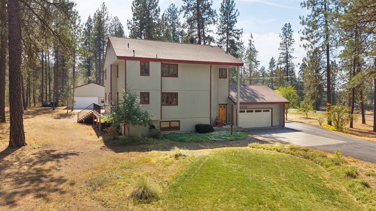 Property Photo: 4410 E Silver Pine Rd WA 99005
