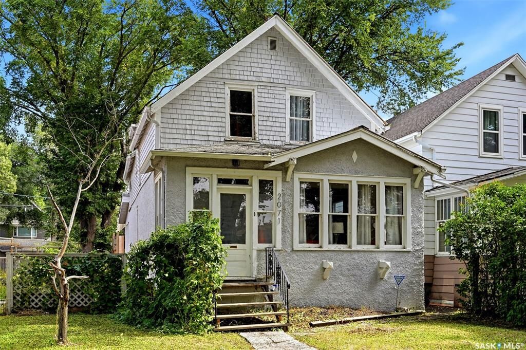Property Photo:  2071 Argyle Street  SK S4T 3S8 