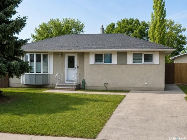 445 Winnipeg Avenue S — photo 1