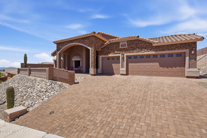 Property Photo:  60958 E Eagle Mountain Drive  AZ 85739 