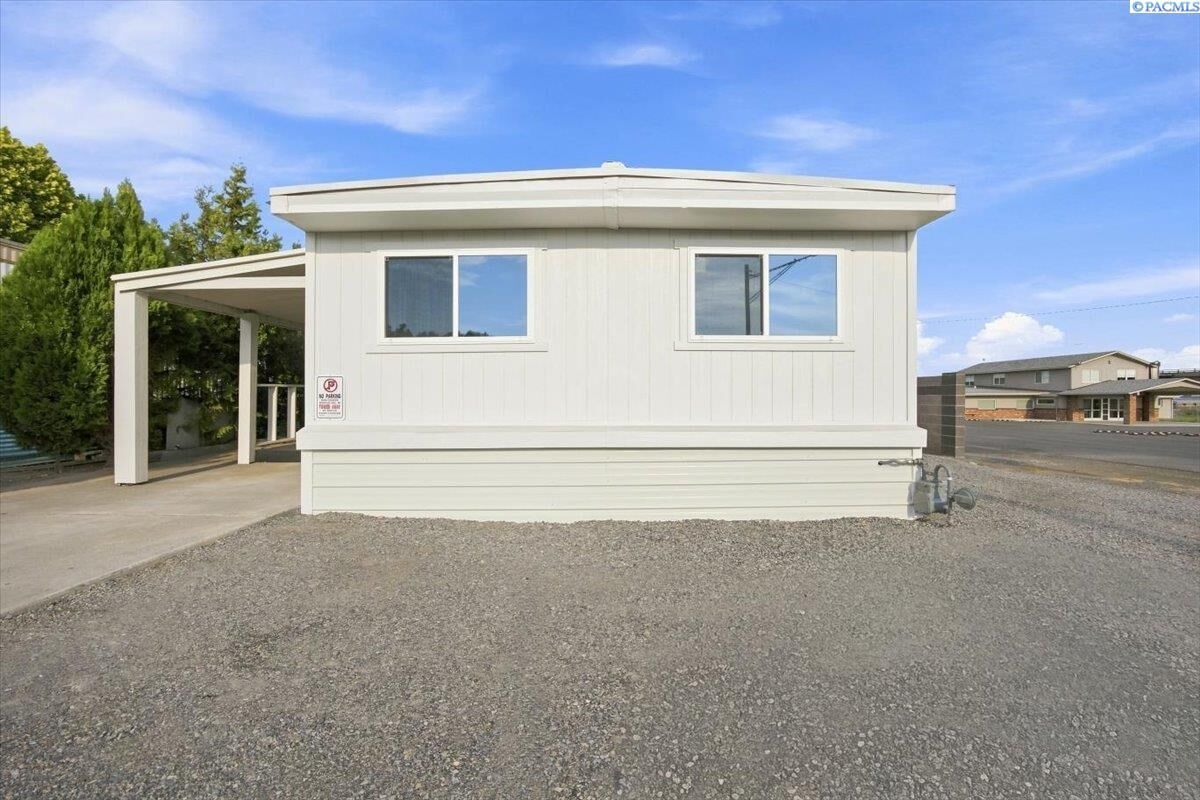 Property Photo: 700 N Road 32 #1 WA 99301