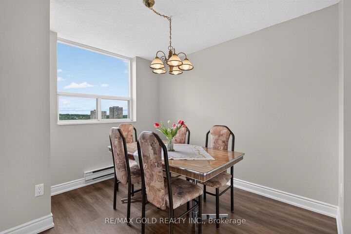 Property Photo:  3 Lisa Street 1109  ON L6T 4A2 