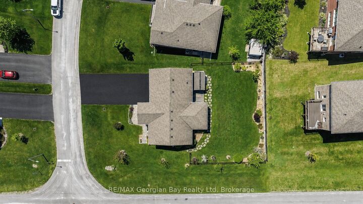 Property Photo: 936 Jordeli Lane ON L4R 0A6