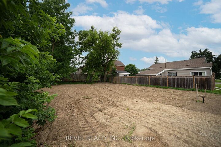 Property Photo:  145 Catharine Avenue  ON N3T 1J1 