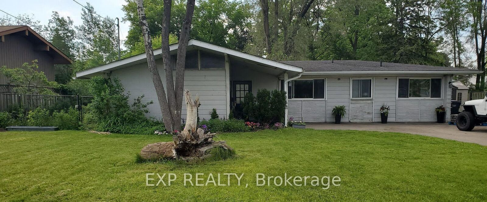 Property Photo:  210 South Service Road  ON L5G 2S1 