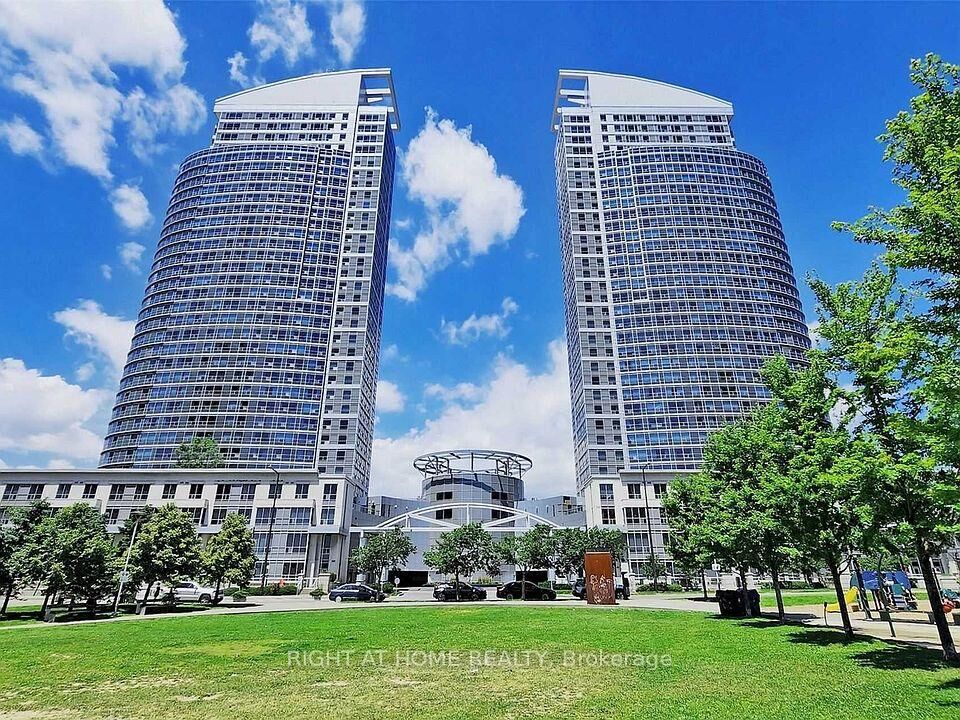 Property Photo:  36 Lee Centre Drive 1615  ON M1H 3K2 