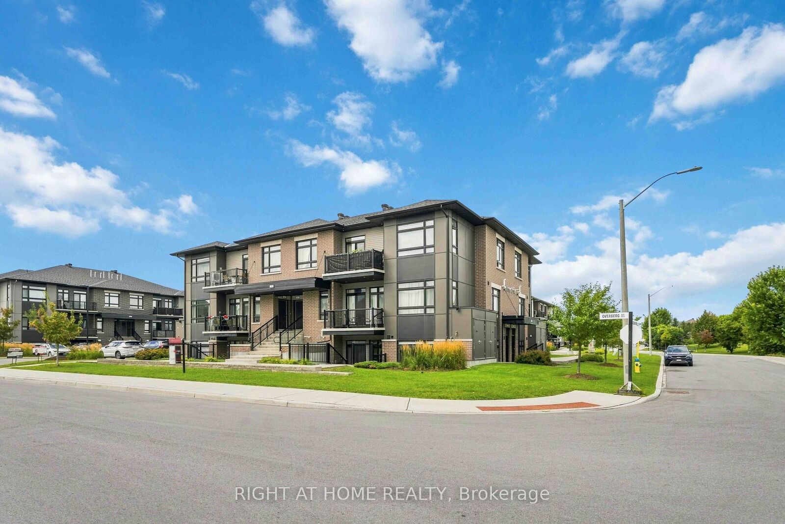 Property Photo:  55 Overberg Way D  ON K2S 2Y4 