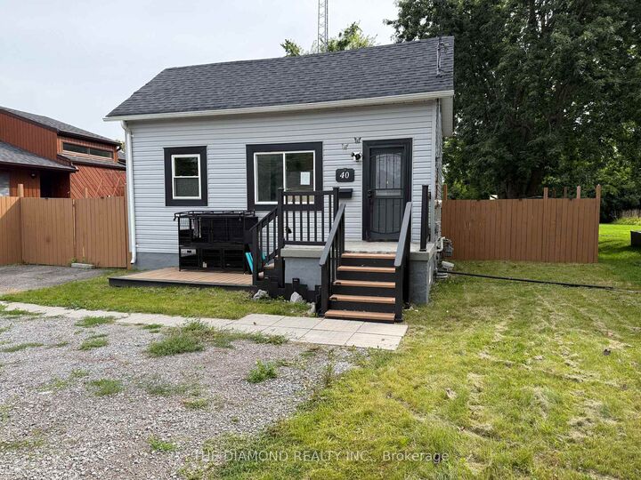 Property Photo:  40 St Patrick Street  ON K9V 1R2 