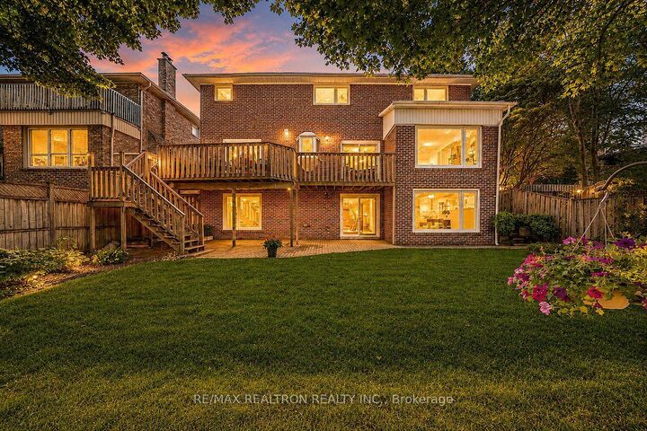 Property Photo:  77 Mossgrove Trail  ON M2L 2W2 