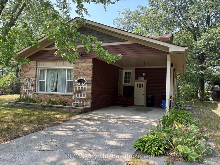 Property Photo: 178 Oxbow Park Drive ON L9Z 2V7