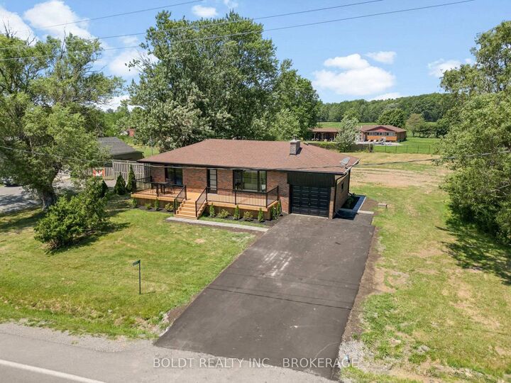 Property Photo: 6221 Lyons Creek Road ON L2G 0L9