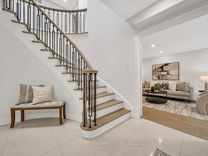 Property Photo: 7 Winding Court ON M1C 4X2