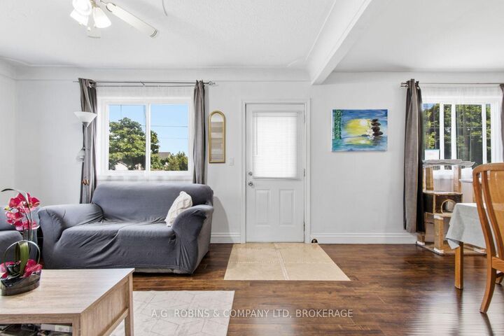Property Photo:  54 Clifford Avenue  ON L3C 2G1 