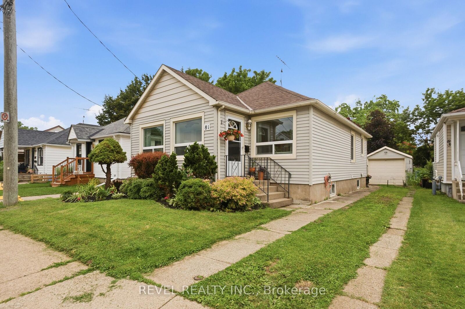 Property Photo:  81 Vale Avenue  ON L2R 1T5 