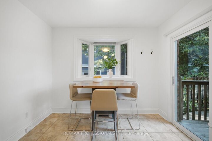 Property Photo: 10 Hopedale Court ON L5M 2E9