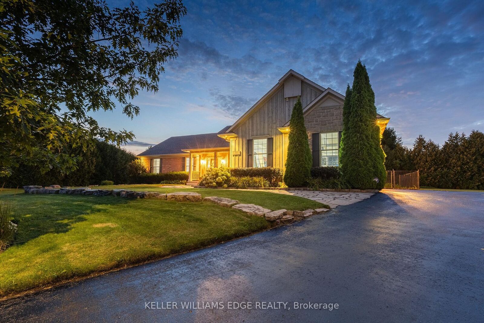 Property Photo: 55 Karendale Court ON L8B 0Z6