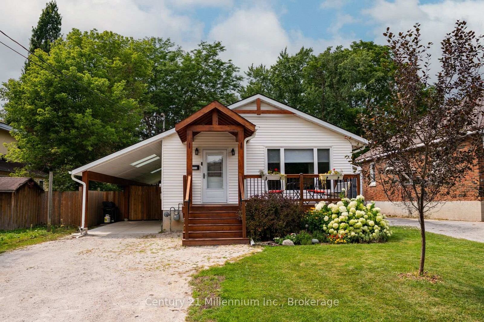Property Photo: 1512 5th Ave A Avenue W ON N4K 5E6