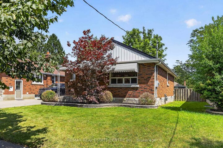 Property Photo: 309 Lasalle Avenue ON L1H 5Y7