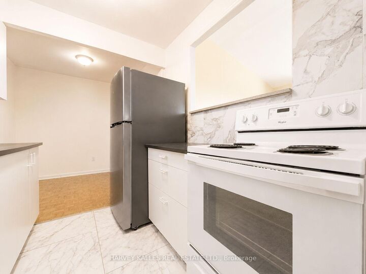 Property Photo:  80 Blackfriar Avenue 305  ON M9R 3S9 