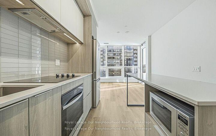 Property Photo:  395 Square One Drive W 412  ON L5B 0P6 