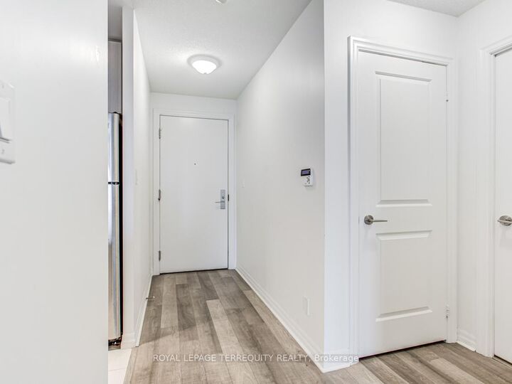 Property Photo:  2015 Sheppard Avenue E 2202  ON M2J 1W6 