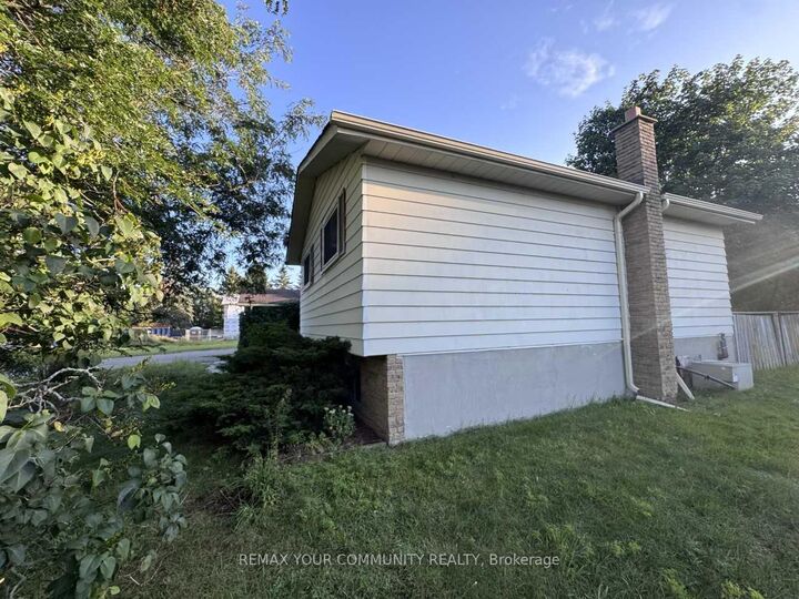 Property Photo:  20378 Yonge Street  ON L9N 1N9 