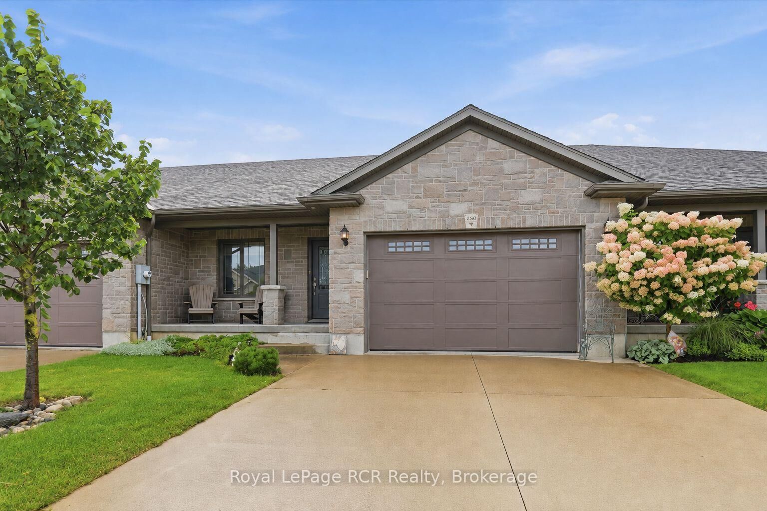 Property Photo: 250 Krotz Street E ON N4W 0B3