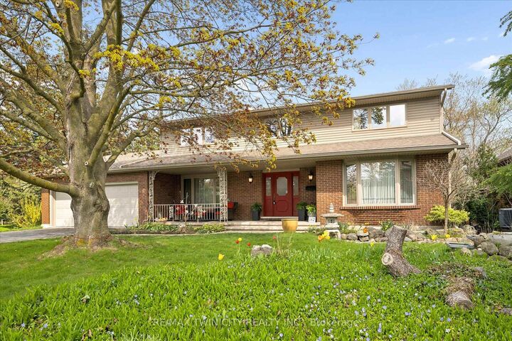 Property Photo: 142 Carson Drive ON N2B 2Z2