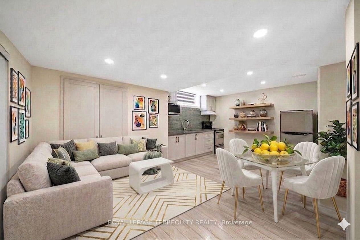 Property Photo: 1 Devineridge Avenue ON L1Z 0T3