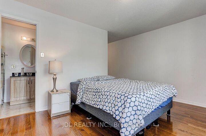 Property Photo:  101 Summerdale Dr Drive Master Bedroom 2nd Floor  ON L6T 6W3 