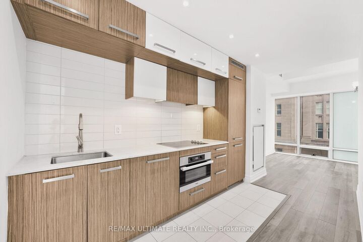 8 The Esplanade Street 506 — photo 1