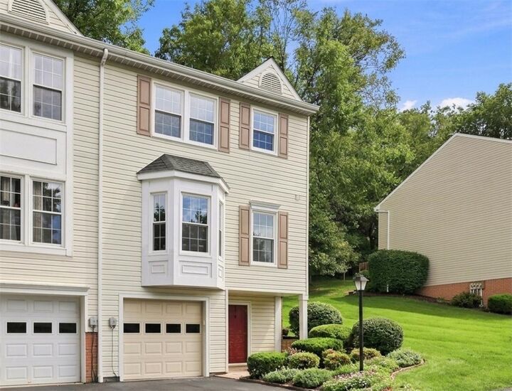 Property Photo: 475 Cherryhill Dr PA 15017