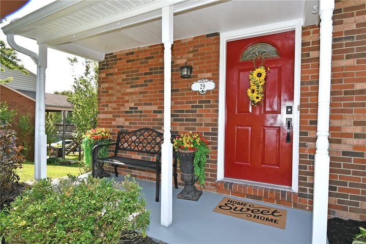Property Photo: 29 Cannongate Dr PA 15057
