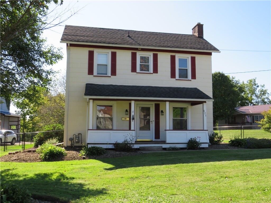 Property Photo: 651 Liberty St PA 16127