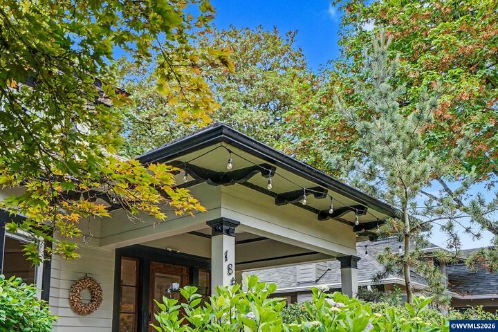 Property Photo: 185 19th St SE OR 97301