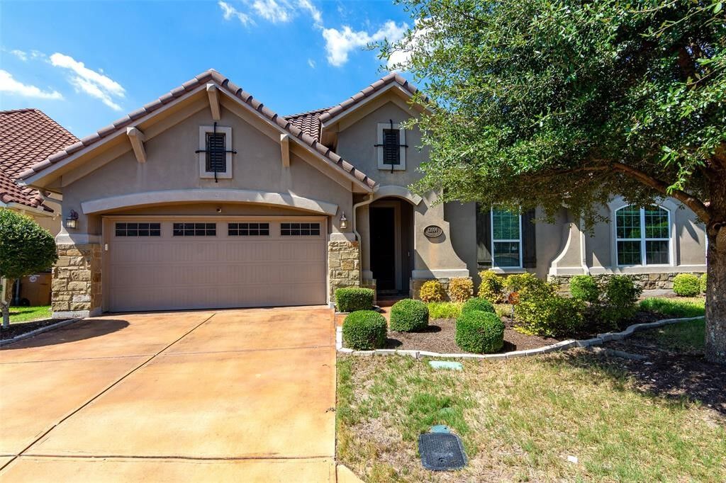 Property Photo: 12004 Versante Circle Vh37 TX 78726