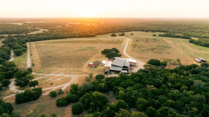 Property Photo: 1147 County Road 1110 Road TX 76665