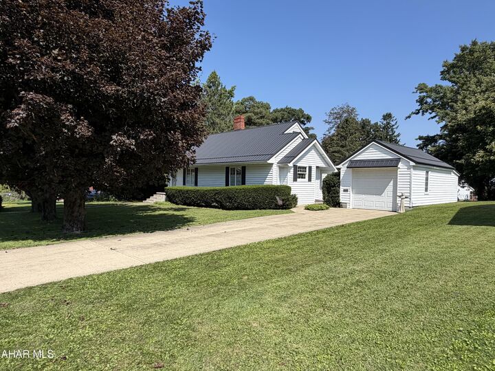 Property Photo: 701 Ashcroft Avenue PA 16630