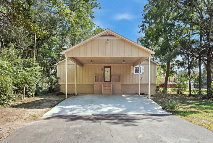 Property Photo:  180 Lovers Lane  GA 31701 