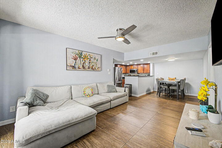 Property Photo: 5757 W Eugie Avenue 2098 AZ 85304