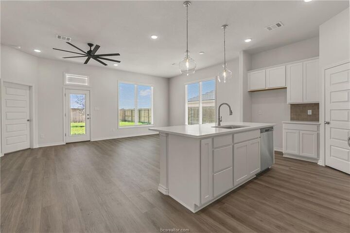 Property Photo:  1529 Birdie Court  TX 77868 