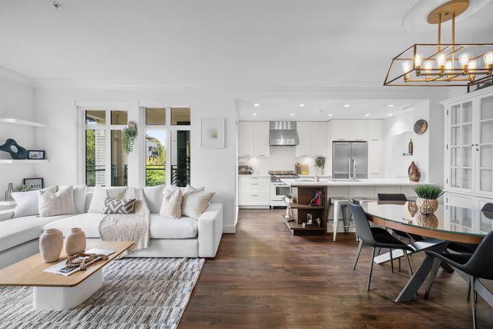 Property Photo:  168 E 35th Avenue 305  BC V5W 1A6 